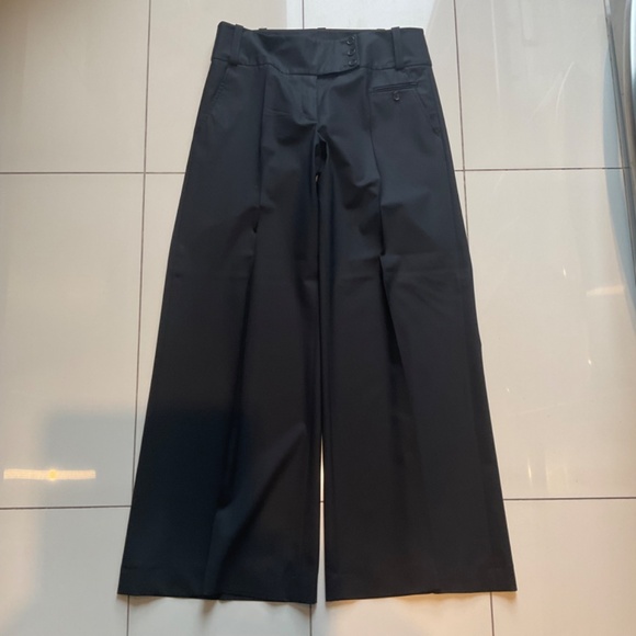 CLASSIC BCBG MAXAZRIA TWO PIECES SUIT - Picture 7 of 11